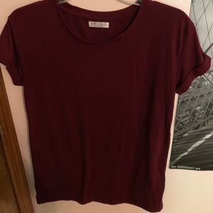 maroon t-shirt